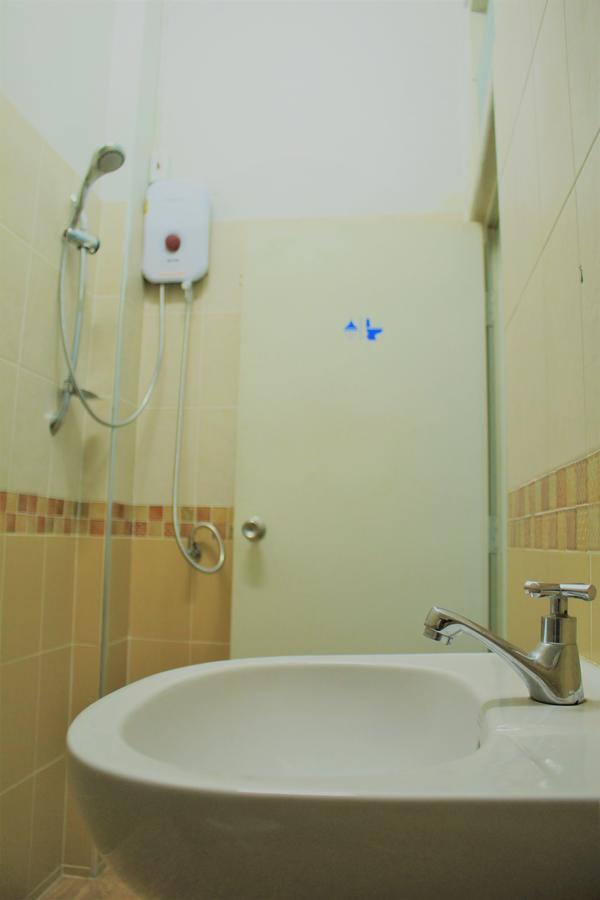 Sook Hostel (Adults Only) Чиангмай Экстерьер фото