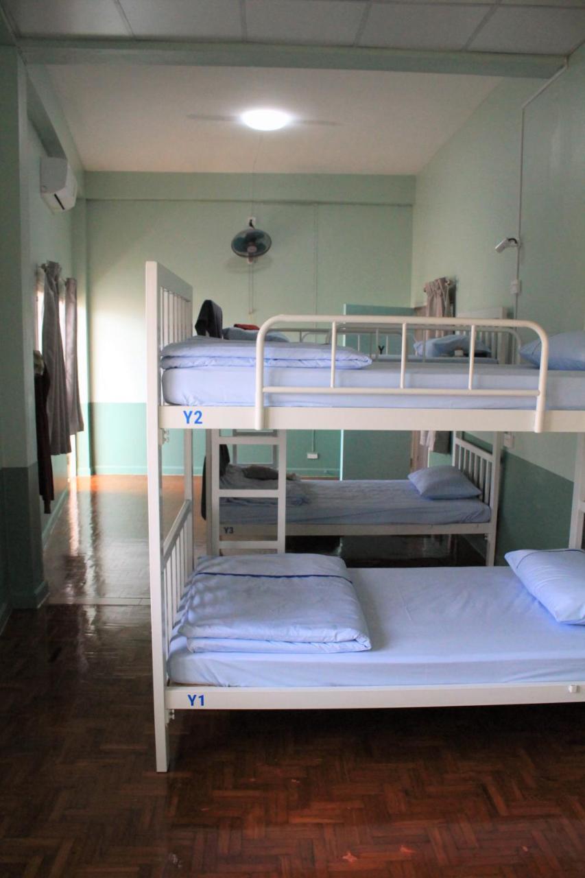 Sook Hostel (Adults Only) Чиангмай Экстерьер фото