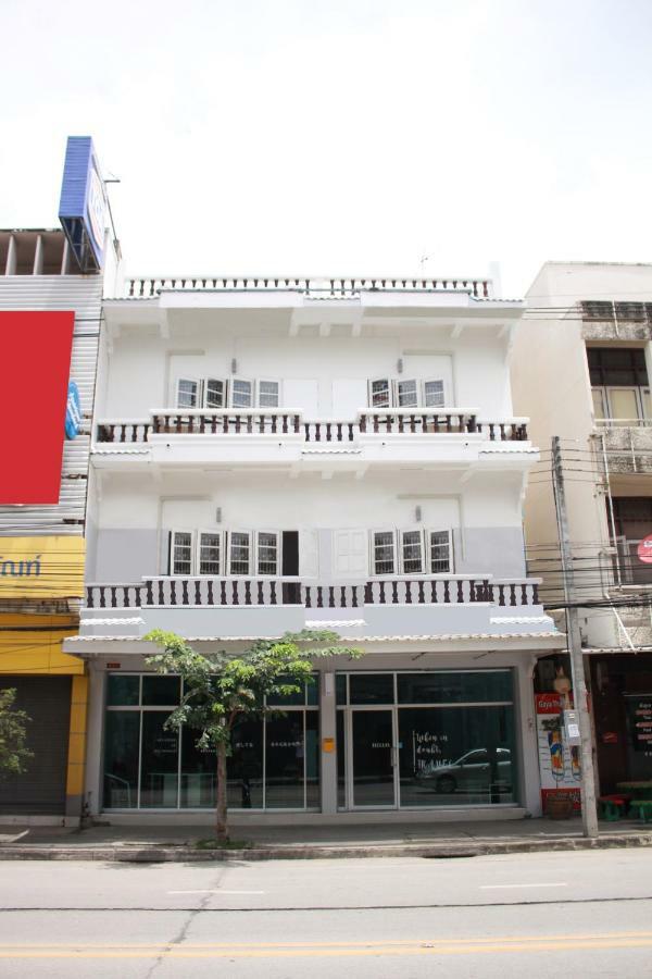 Sook Hostel (Adults Only) Чиангмай Экстерьер фото